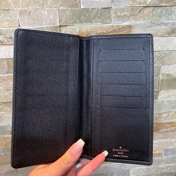 Louis Vuitton Brazza Wallet - Picture 9 of 12